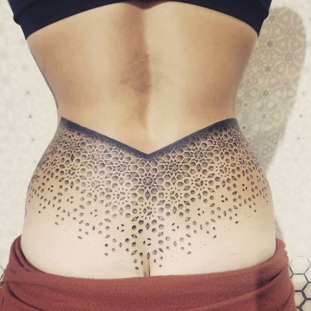 Hourglass waist lace style tattoo in geometric 105 Beautiful Vintage Lace Lace Tattoo Designs For The Fashionable Woman