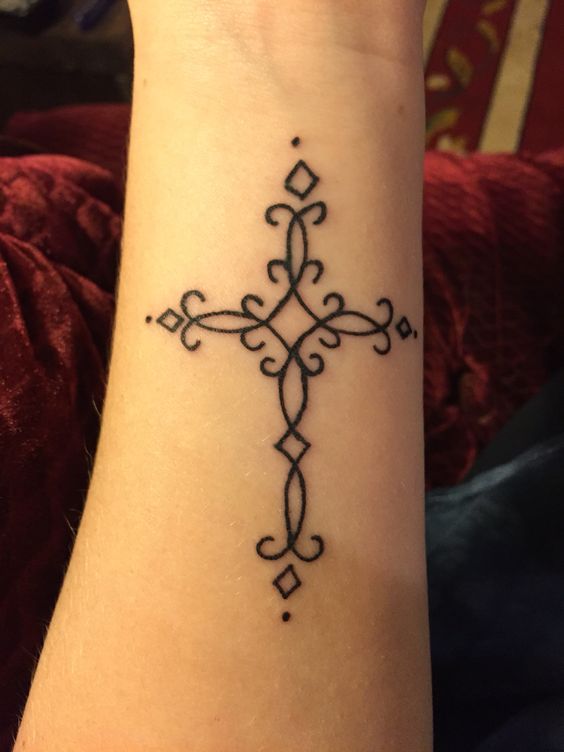 Irish Cross Tattoos 5 50+ Irish Tattoos for Women (How to Choose Your Inking Style)
