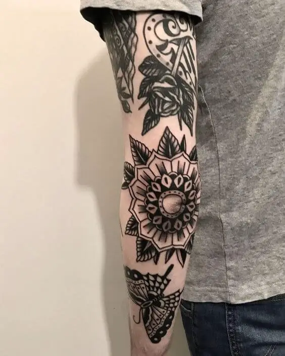 Black And White Traditional Tattoo 2 Traditional Tattoos (100+ Inspiration Tattoos)