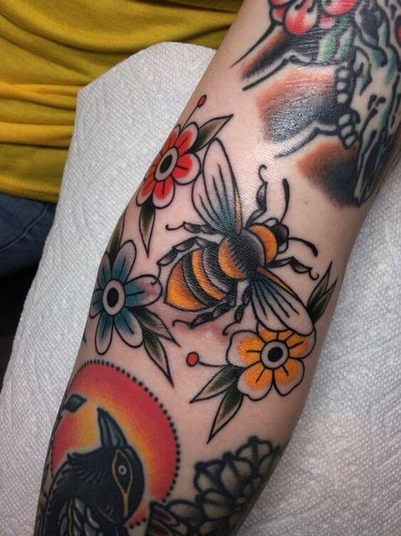 Traditional Bee Tattoo Traditional Tattoos (100+ Inspiration Tattoos)
