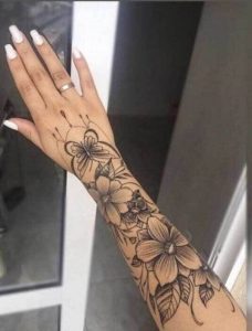 30 Amazing Hand Tattoos For Women (The Most Popular & Latest Trends in 2023)